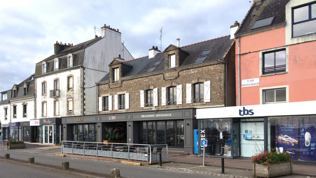 Rénovation et extension d’un rez-de chaussée commercial et logement, La Trinité sur Mer